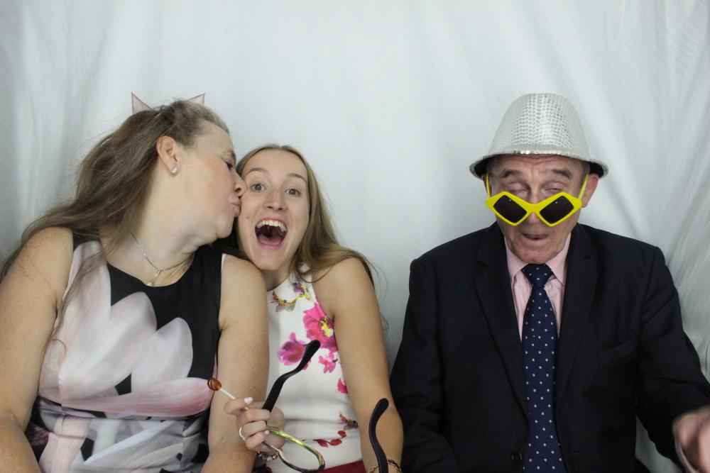 Laura & Oliver | View more photos from the event at gallery.myphotoboothexperience.co.uk/u/MyPhotoBoothExperienceLtd/Laura-Oliver